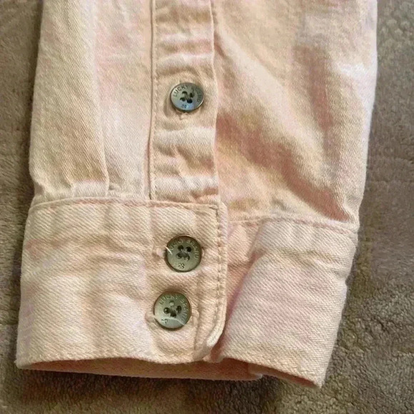 Lucky Brand Boyfriend Shirt in Pale Pink, Size Small. Long Sleeve, Button Front - Picture 4 of 16